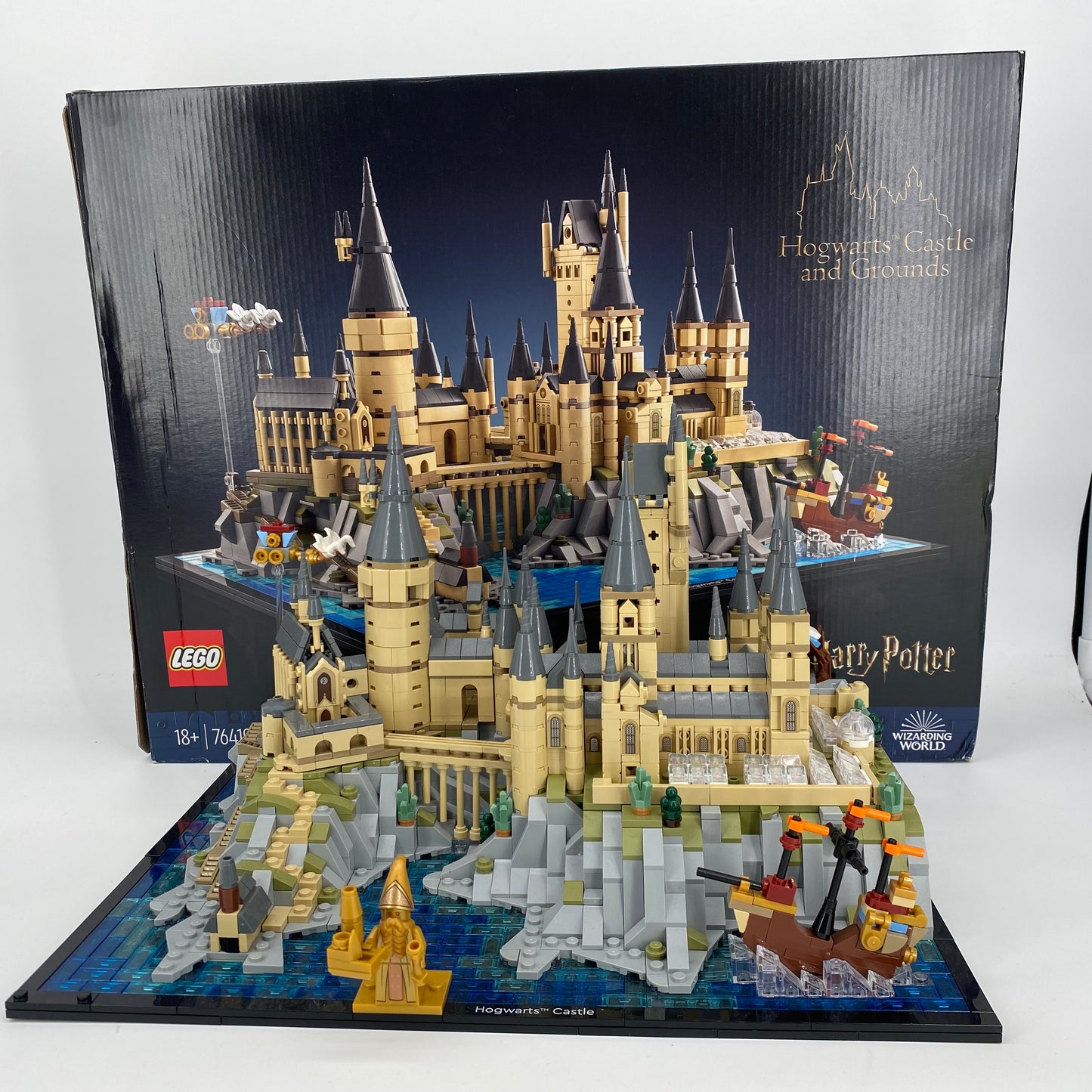 LEGO (76419) Hogwarts Castle & Grounds Harry Potter Complete W/ Manual and Box