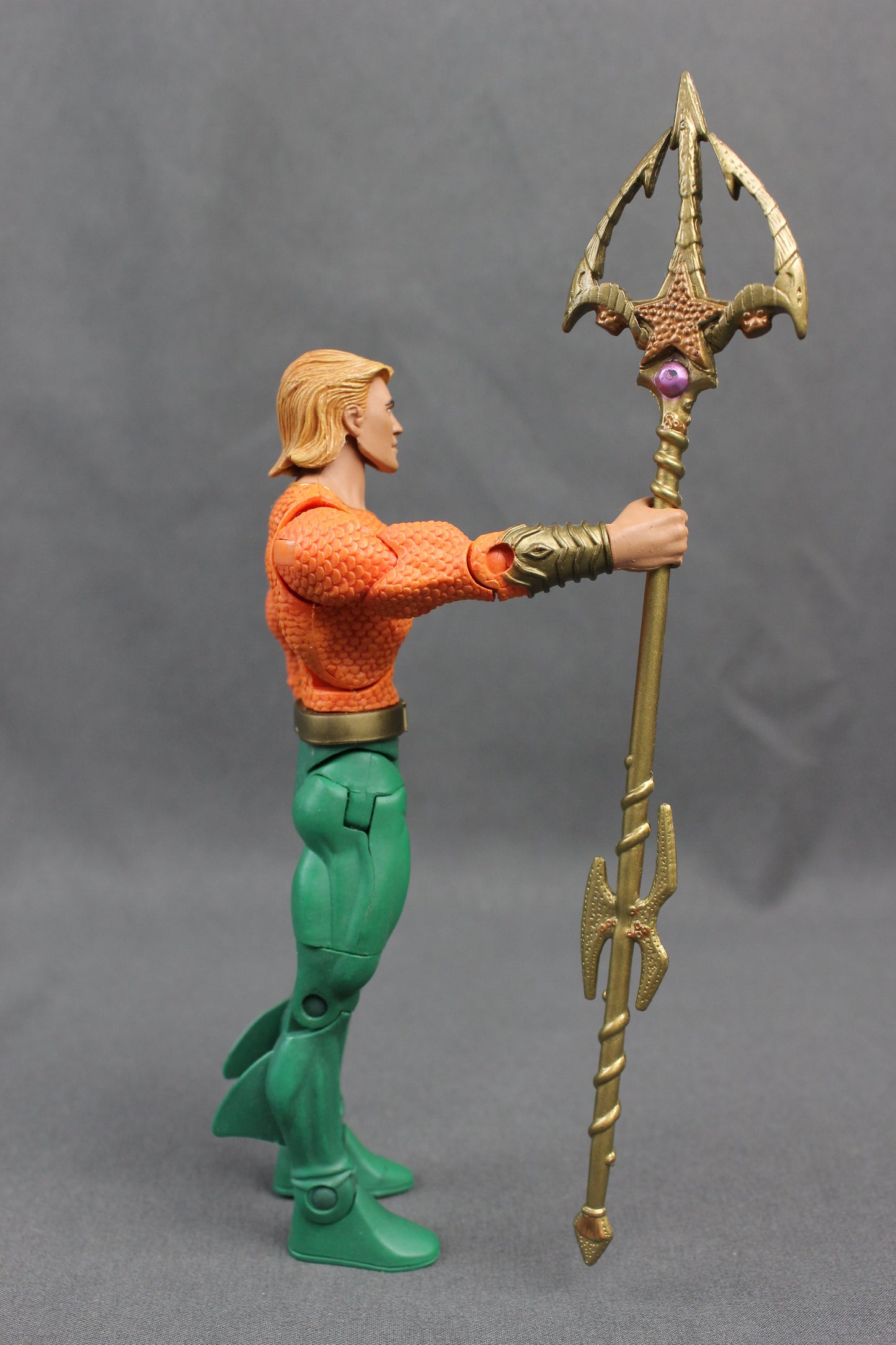 Aquaman (Long Hair) - Complete Mattel DC Universe Classics