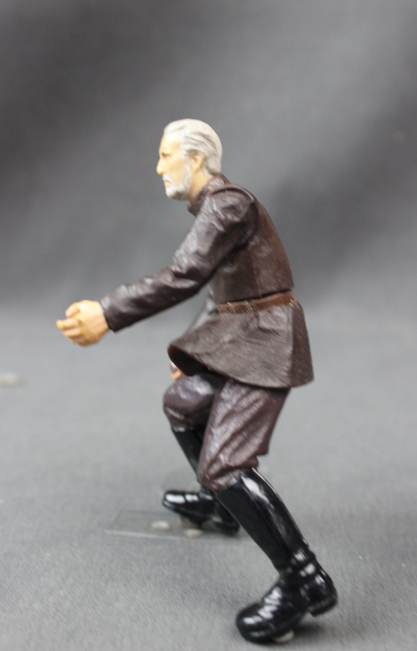 Count Dooku - Broken Saber Hasbro Star Wars Saga Series